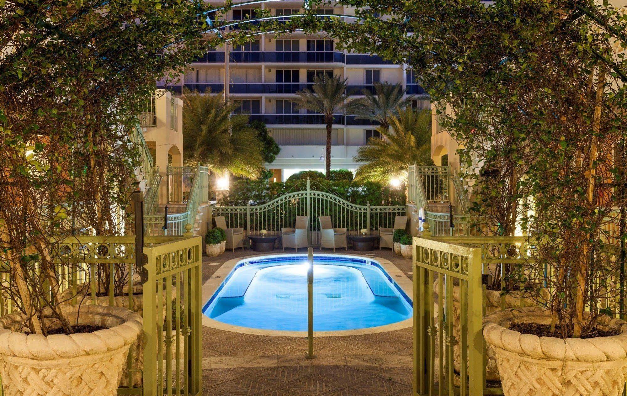 Sun Harbour Boutique Hotel Bal Harbour Екстер'єр фото